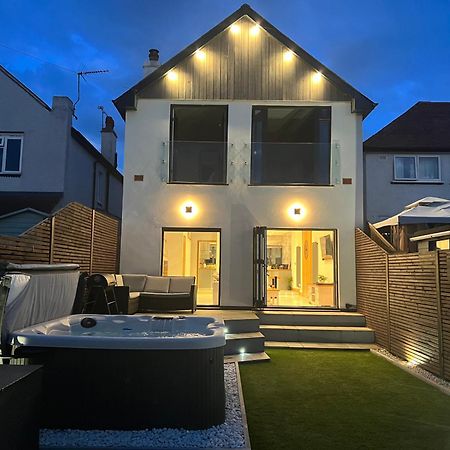 Broadway Beach Home With Hot Tub Herne Bay Exterior photo